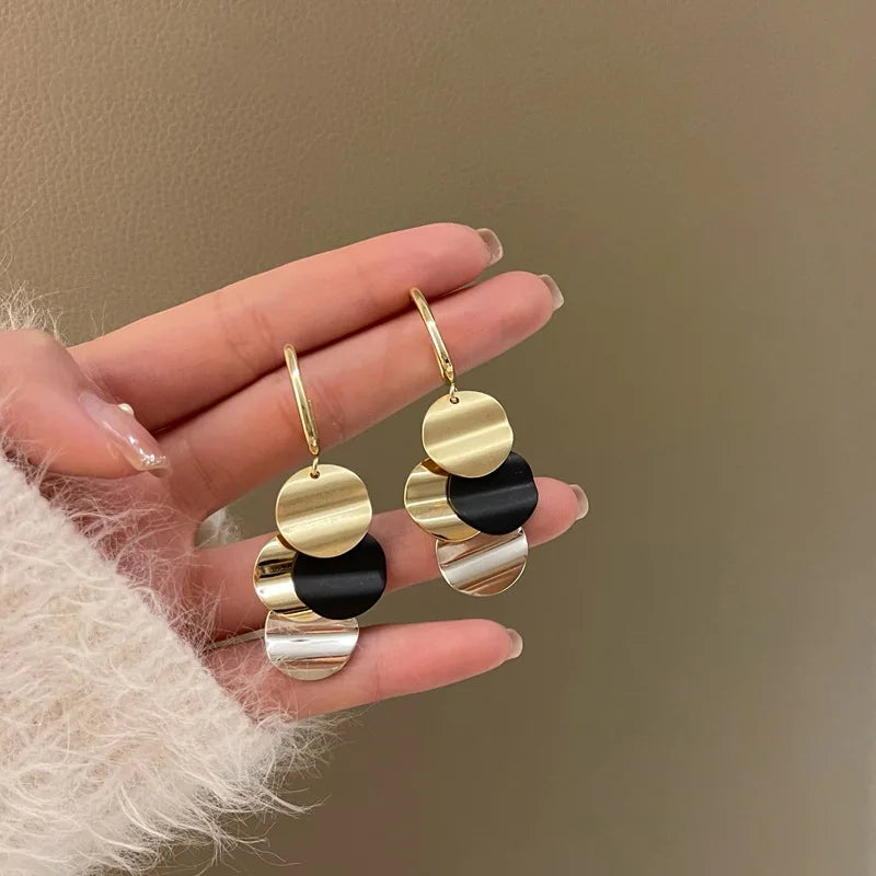 Fashion Circular Sheet Earrings