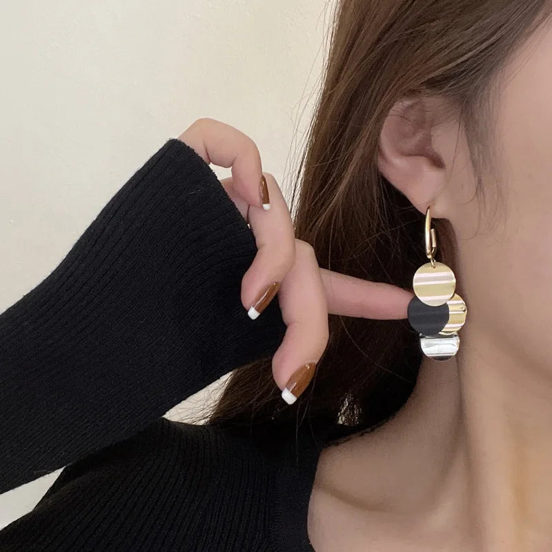 Fashion Circular Sheet Earrings