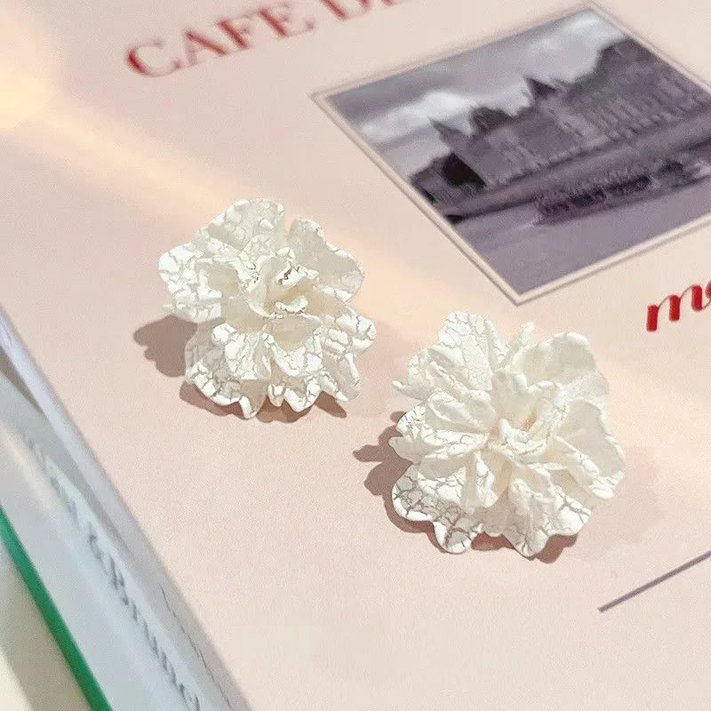 White Flowers Stud Earrings