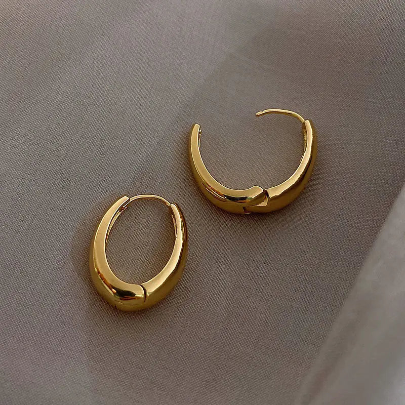 Delicate "U" Metal Earrings