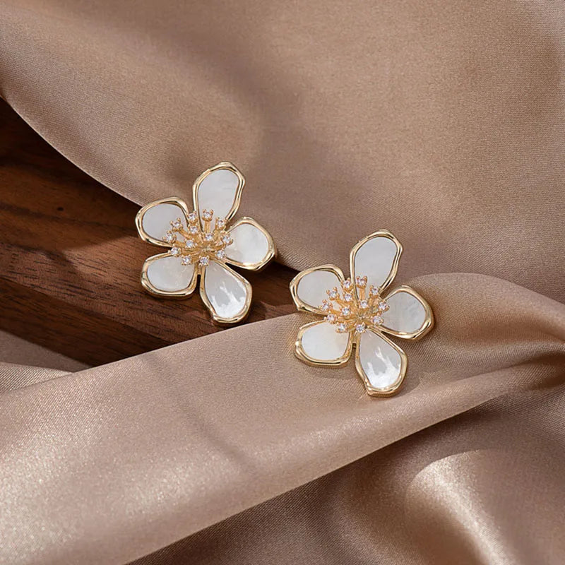 Acrylic Zircon Flower Earrings