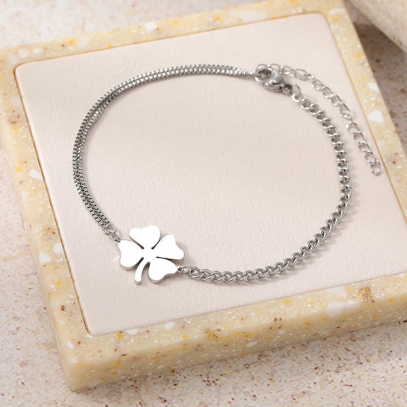 Classic Bracelets Lucky Clovers Pendant